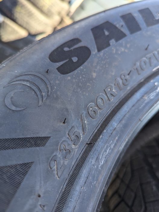 235/60R18 Sailun