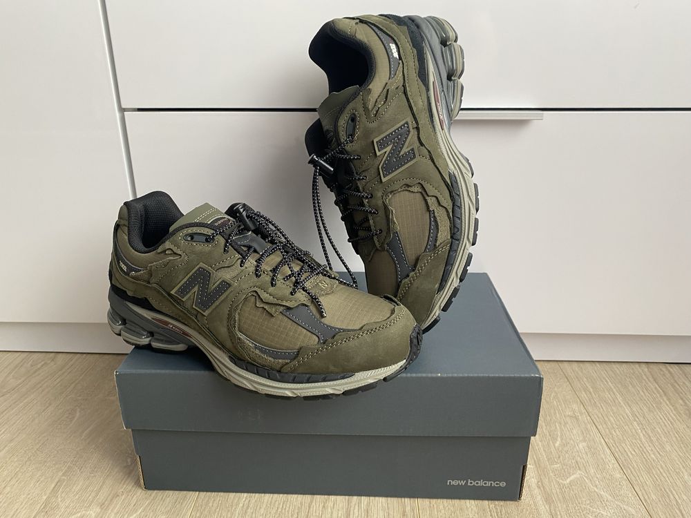 кросівки чоловічі New Balance 2002rd