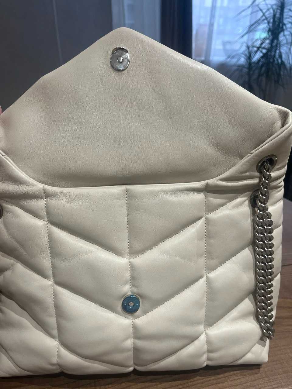 Женская сумка через плечо Saint Laurent  Lou Lou белого цвета