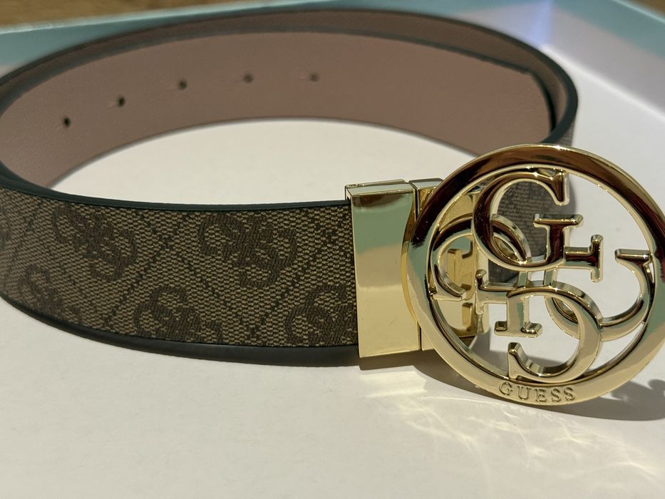 Жіночий ремінь Guess