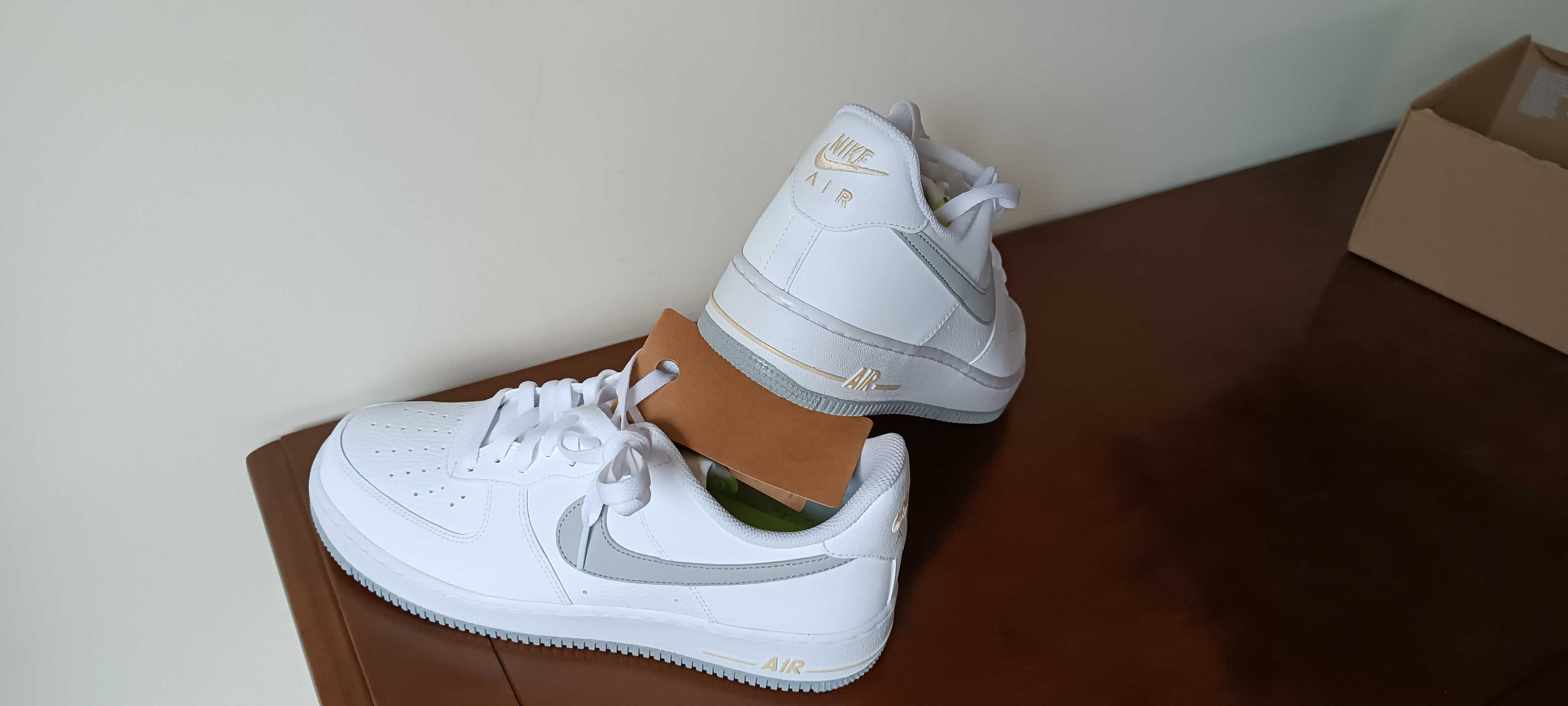 ( r. 43 ) Nike Air Force 1 Low '07 White Wolf Grey Volt FJ4825,-100