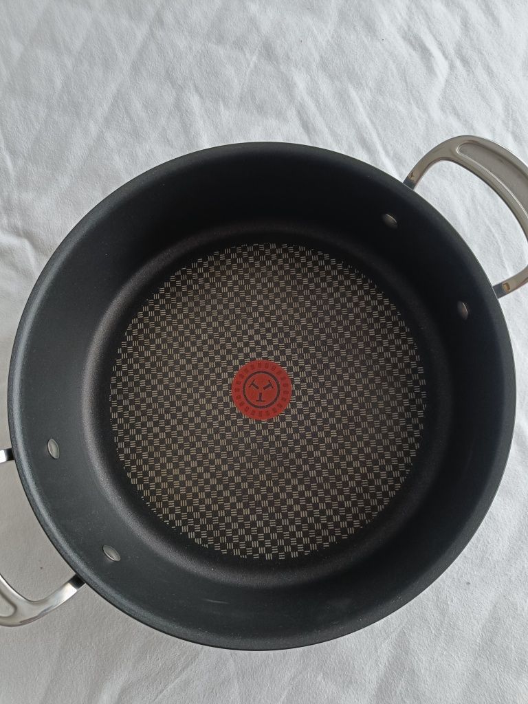 Sprzedam nową patelnię głęboką garnek Jamie  Oliver Tefal 30 cm