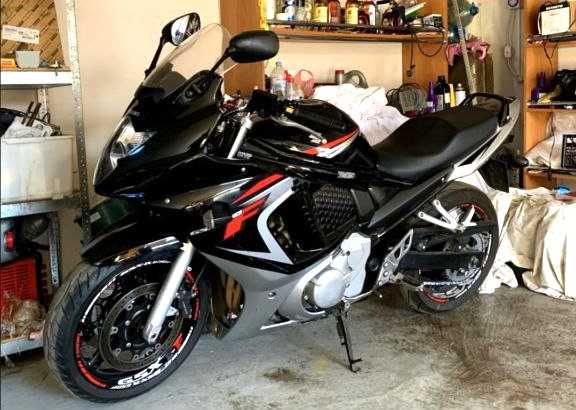 Продам, с Переоформлением Сузуки  GSX 650 В идеальном состоянии.