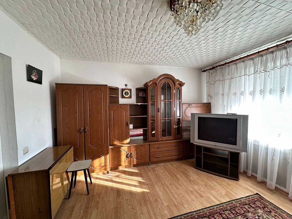 Здам в оренду 2 ух кімнатну  квартиру по вул. Одинцова 6/9 поверх