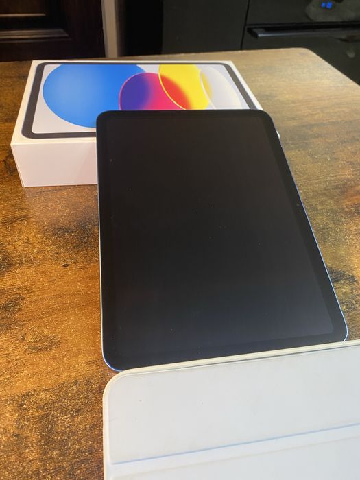 IPad 10gen + rysik Baseus + etui