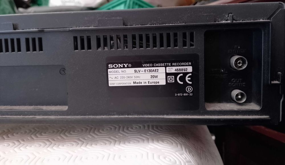 Vendo Leitor/Gravador VHS Sony + 35 filmes