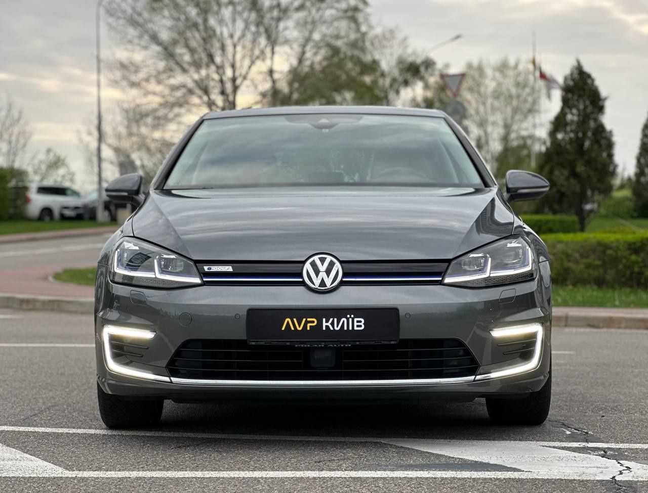 Volkswagen E-Golf 2020 року, 36квт, автомат, 88т.км.
Електричний ав