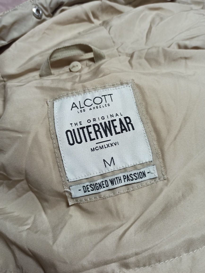 Куртка-пуховик бренду Alcott розмір М