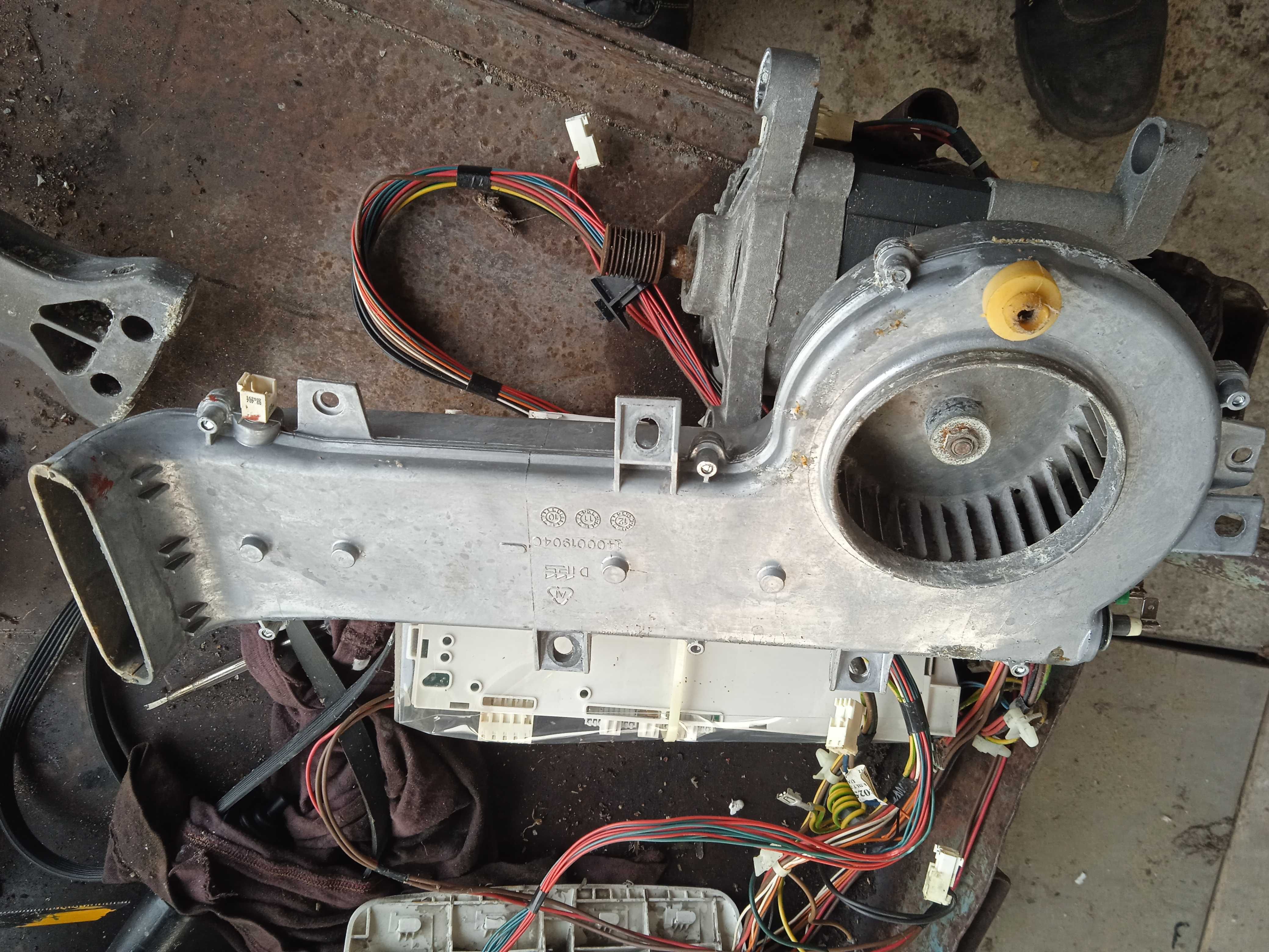 Hotpoint Ariston Suszarka nawiew AQD