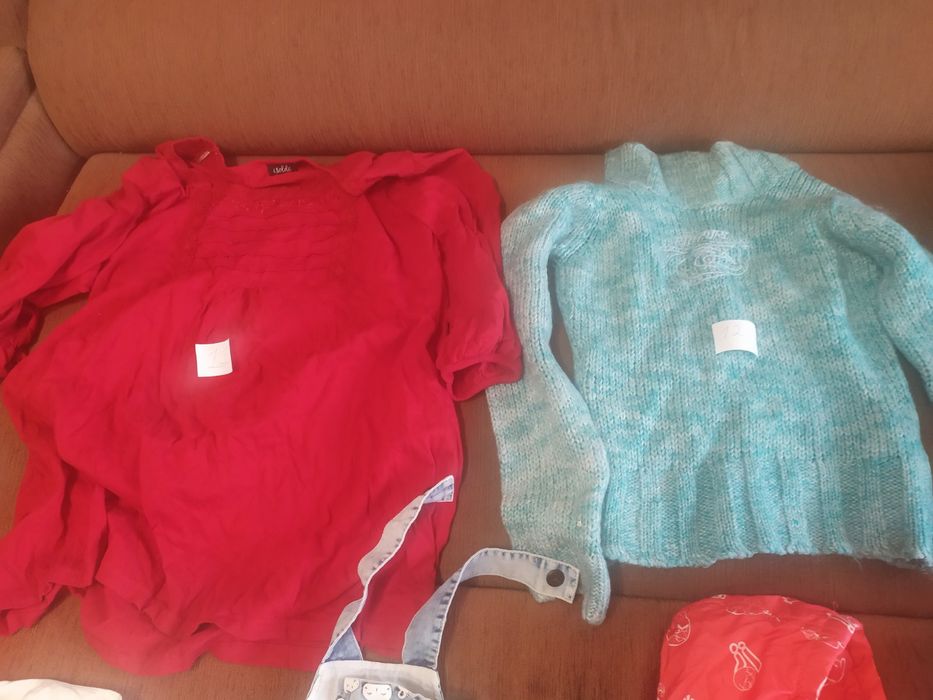 Продам куртку детскую.