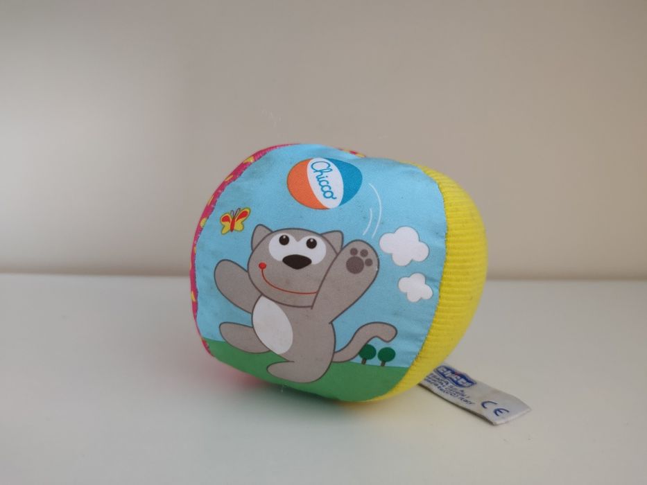Bolinha Soft bebê com Guizo, marca chicco 
IDADE RECOMENDADA 0m+
