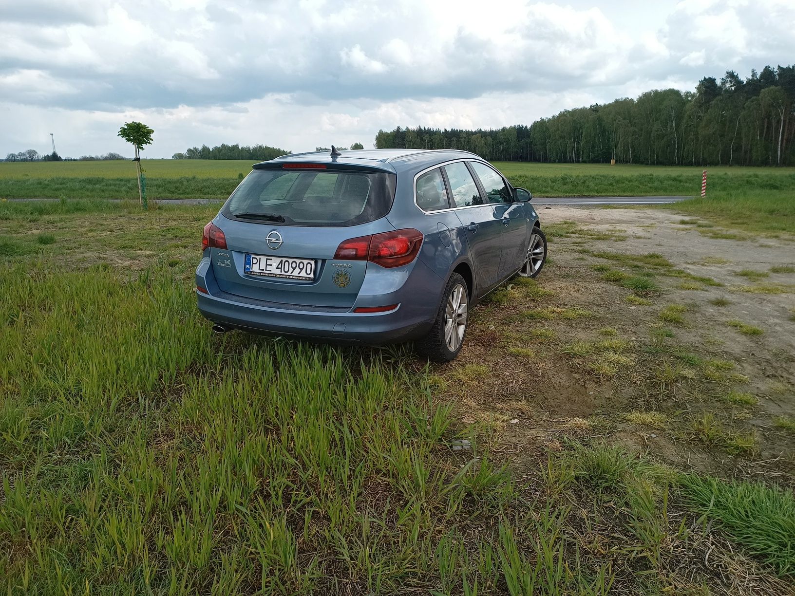 Opel astra 1.4t 2010r