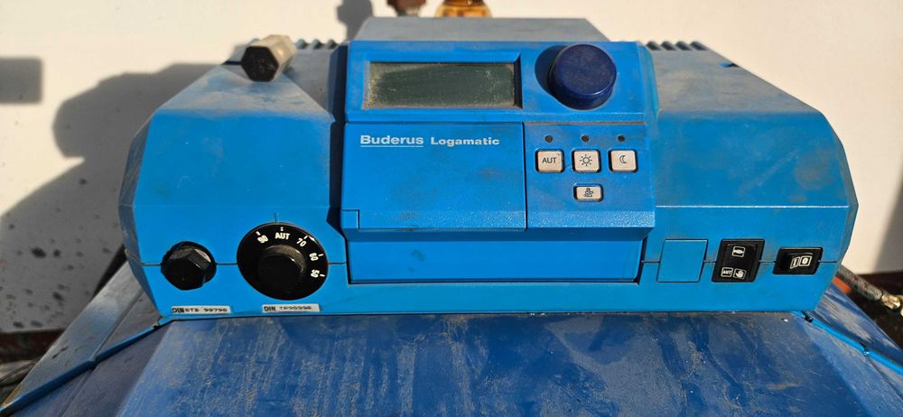 Piec olejowy Buderus G115 + sterownik R2105 SO + palnik