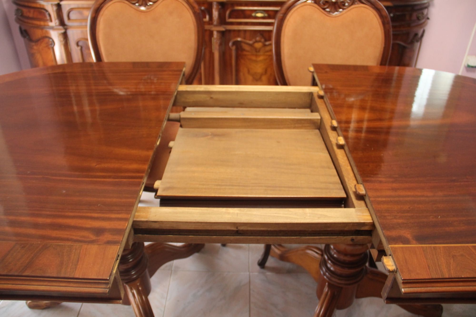 Mesa de sala extensível com 6 cadeiras