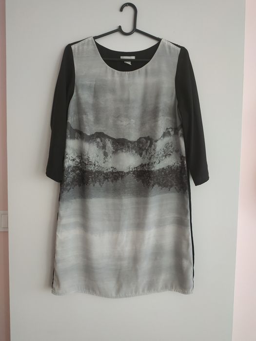 Sukienka  S H&M ciekawy wzór