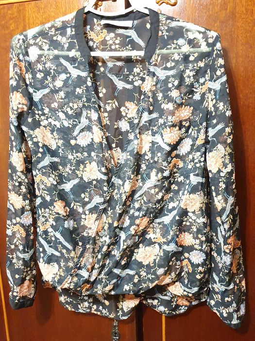Bluzka cienka w kwiaty, rozm. M