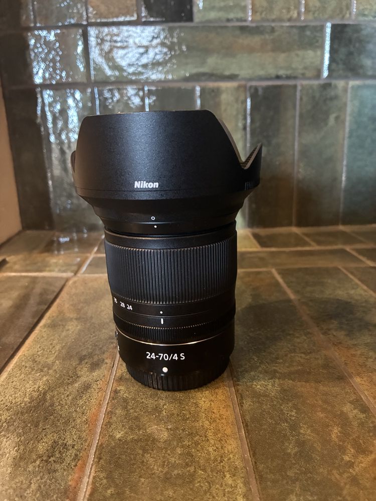 Nikon z 24-70mm f4