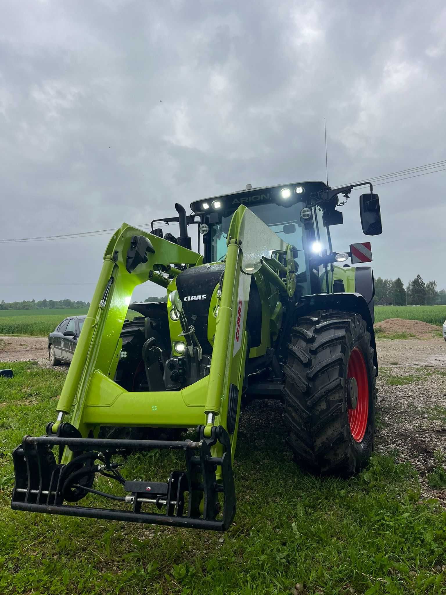 Claas Arion 650 - 2024 rok - tylko 910 godzin - ładowacz - przedni WOM