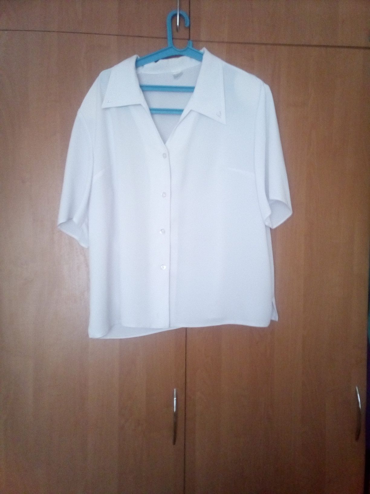 Пинжак с белой блузкой