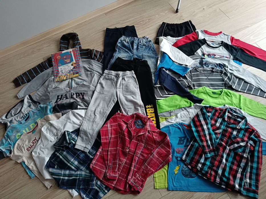 Ciuchy chłopięce 122-128 zestaw