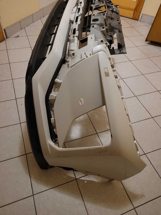 Zderzak używany przedni Mitsubishi Eclipse Cross 2018r