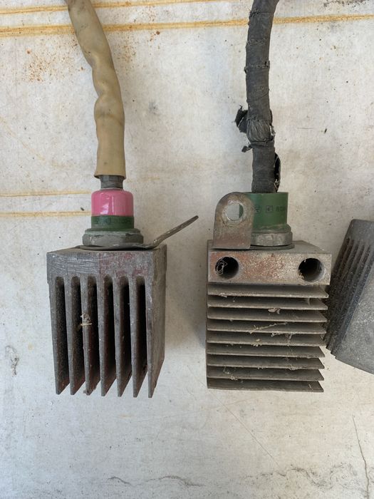 Выпрямитель диод В200