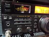 Rádio HF ICOM 737