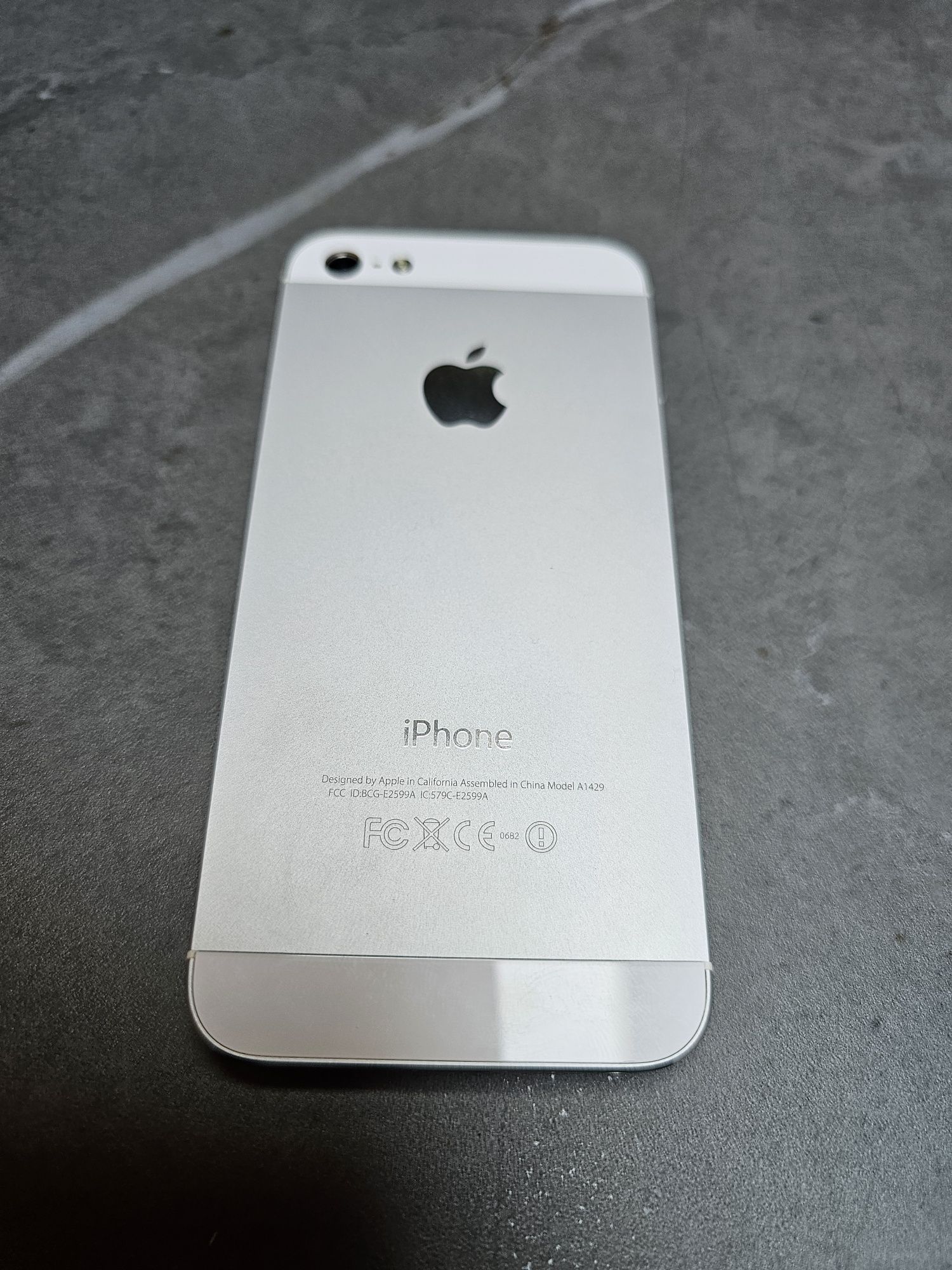 Iphone 5 32g w doskonałym stanie