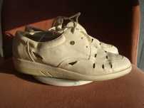 California skórzane kremowe buty  r.9 42