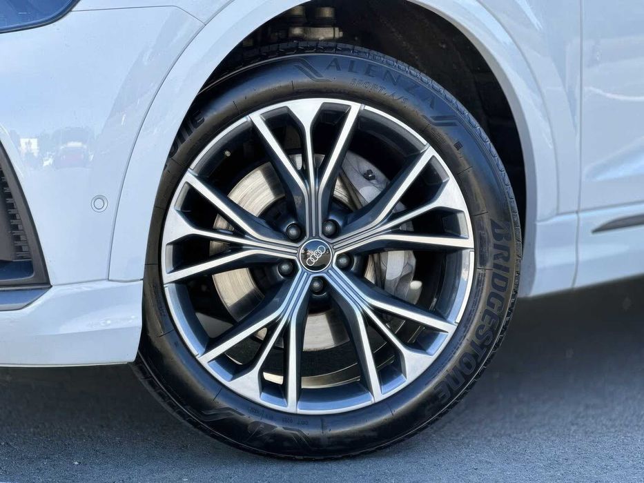 Audi Q8 quattro Premium Plus      2021