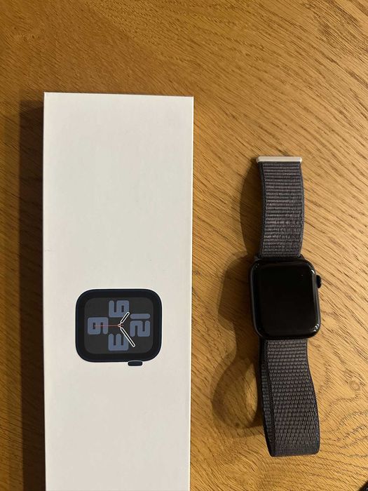 Apple Watch SE (Gen 2) Cellular 44mm Midnight