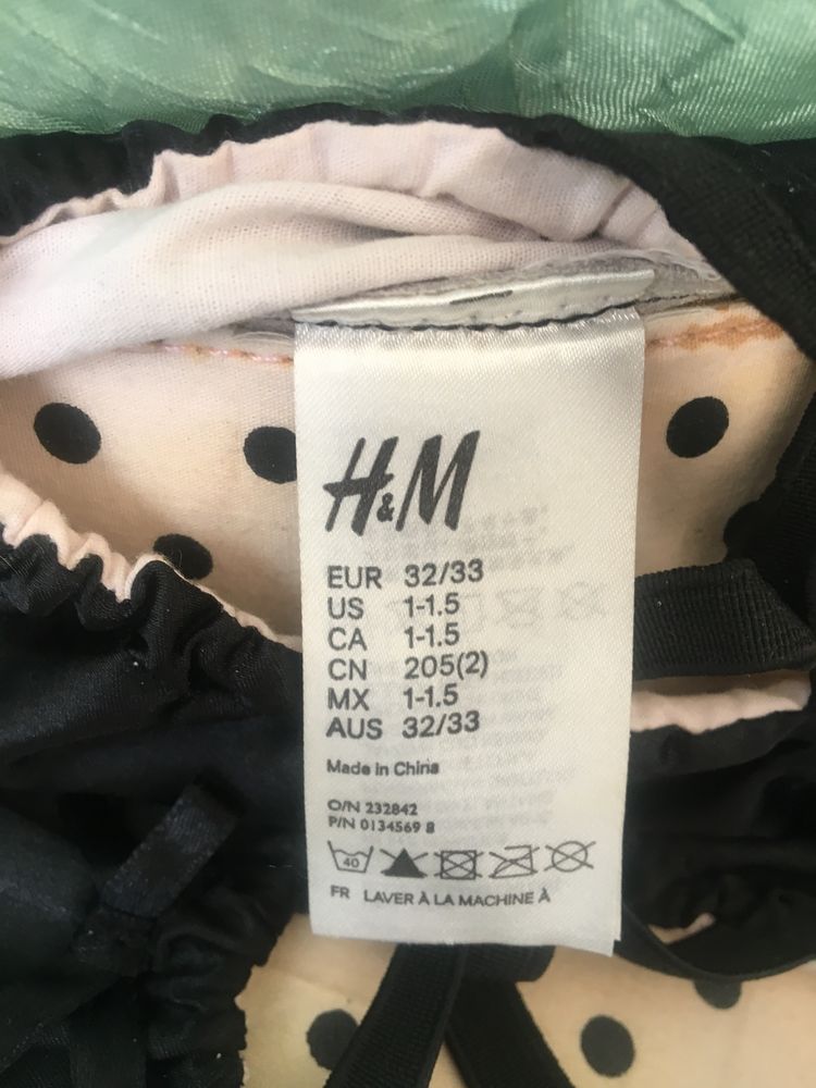 Черные атласные балетки, чешки для танцев бренда H&M размер 32/33