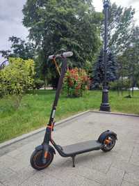 Електросамокат Ninebot KickScooter F40