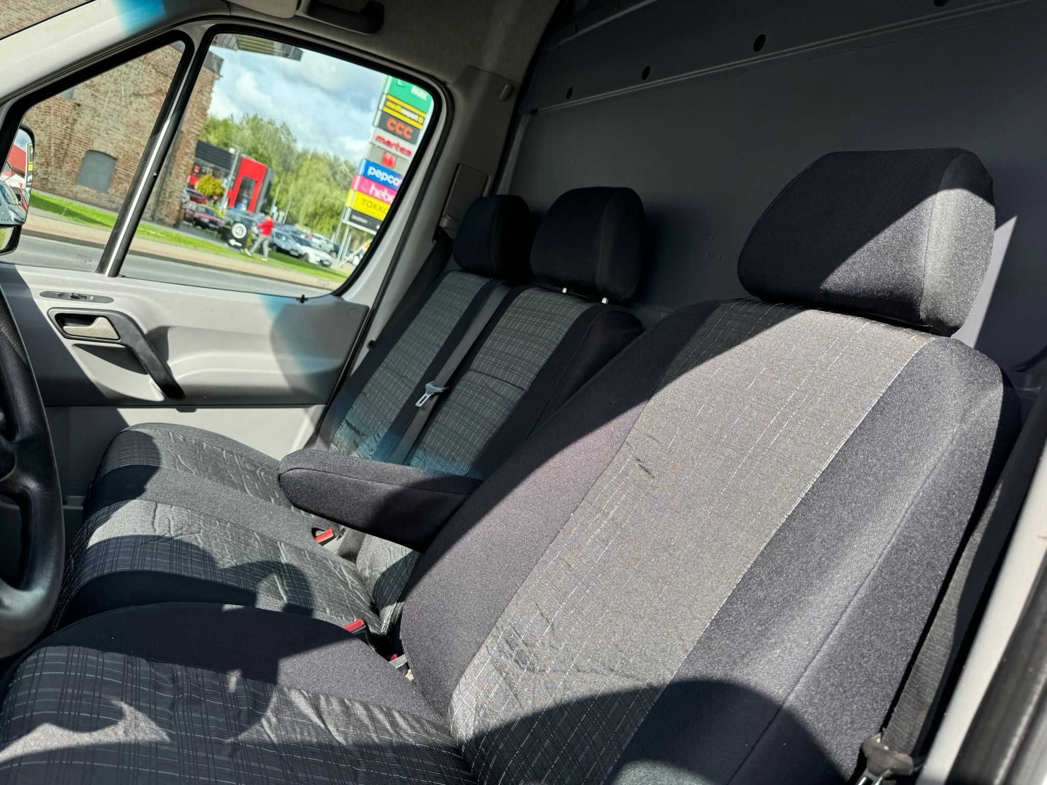 Wypożyczalnia Perfekt Chodzież wynajem busa blaszak VW Crafter