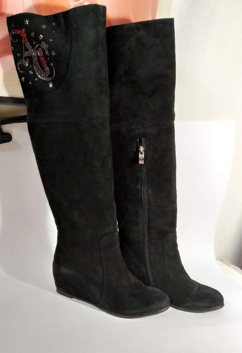 Высокие зимние сапоги