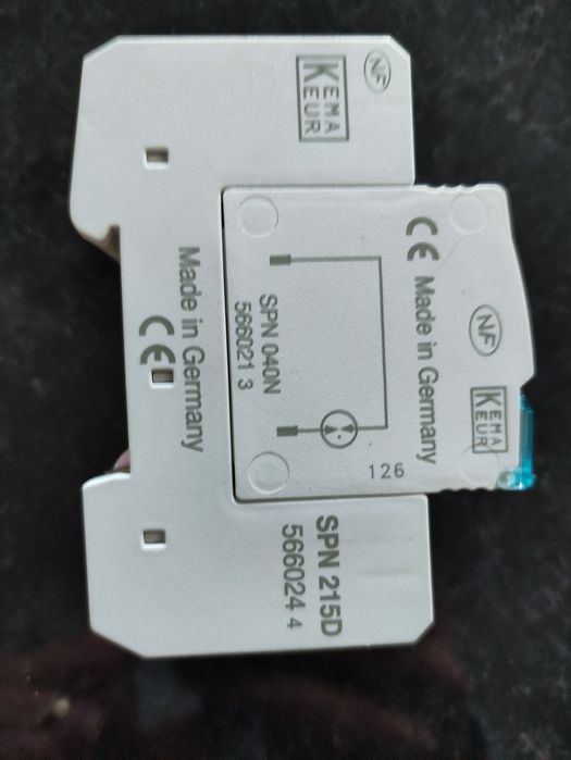 Limitador sobretensão Hager SPN215D Novo.