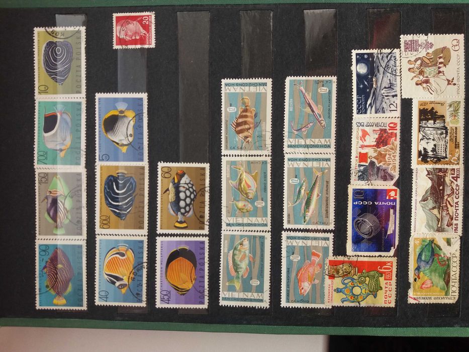 Альбом марок разной тематики.