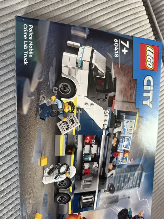 Lego city policyjna mobilna ciężarówka labolatorium kryminalistyczne