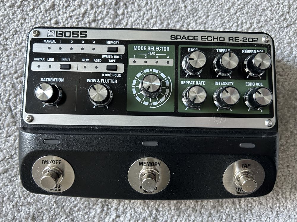 Boss RE-202 space echo delay