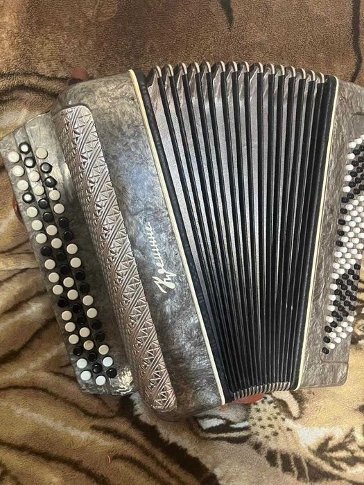 Продам Баян Кремінне, стан задовільний
