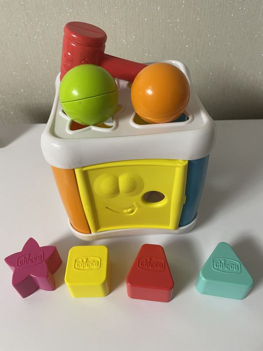 Іграшка-сортер 2 в 1 Chicco “Куб”
