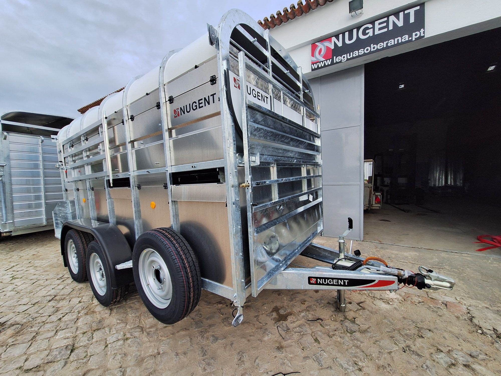 Reboques/Atrelados Nugent Engineering para transporte de animais-Novos