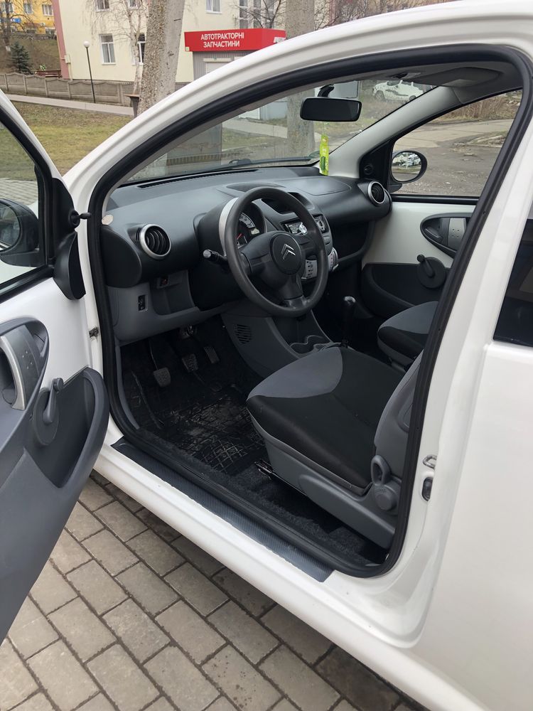 Автомобіль CITROEN C1