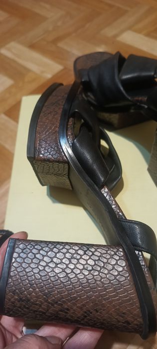 Razerved sandałki damskie na słupku