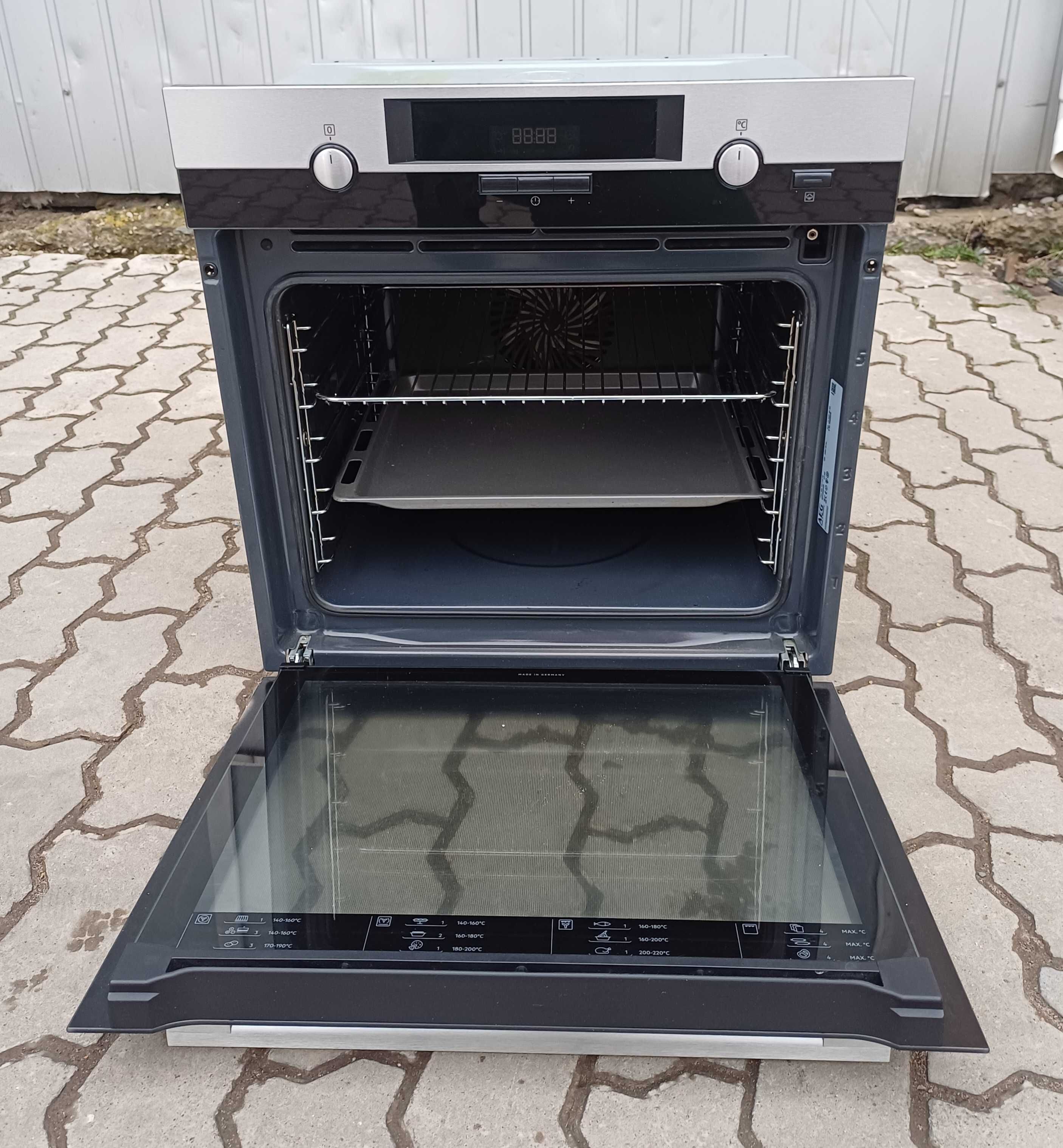 AEG 6000 SteamBake Вбудована Духова шафа духовка BER455120M 71 л пар