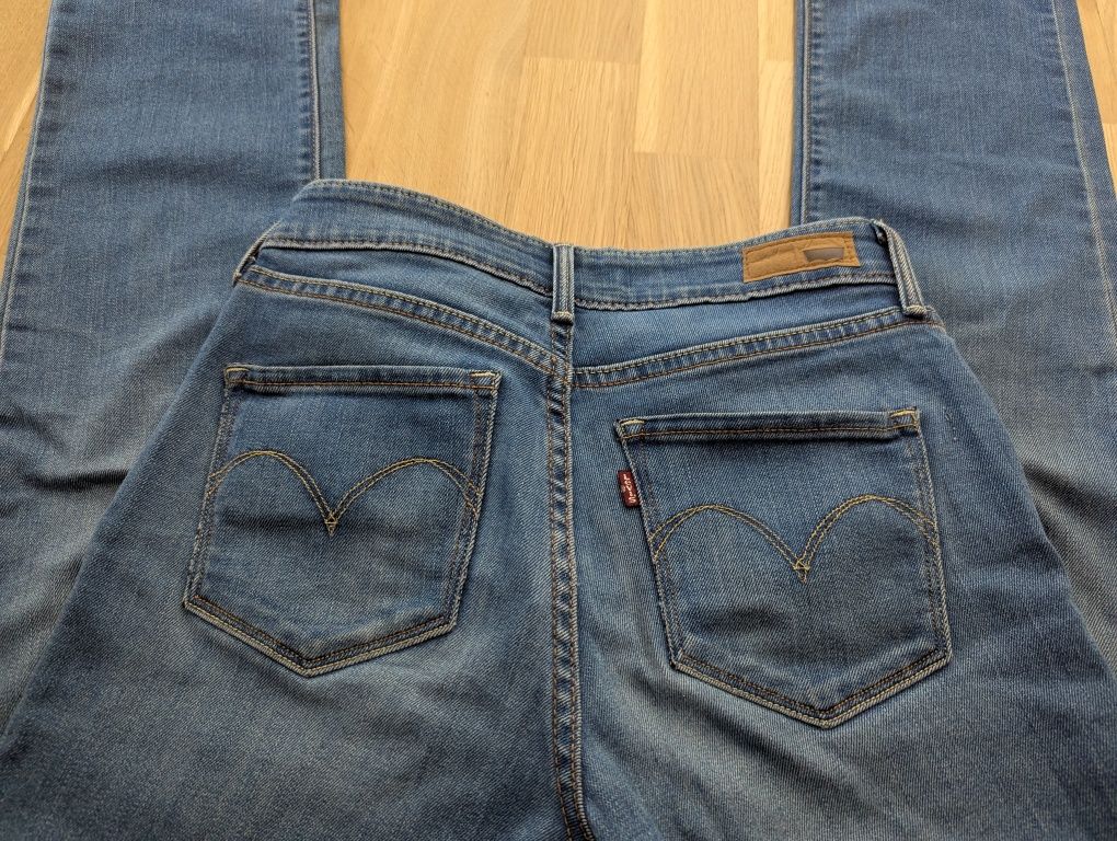 Jeansy Levi's w26 l32