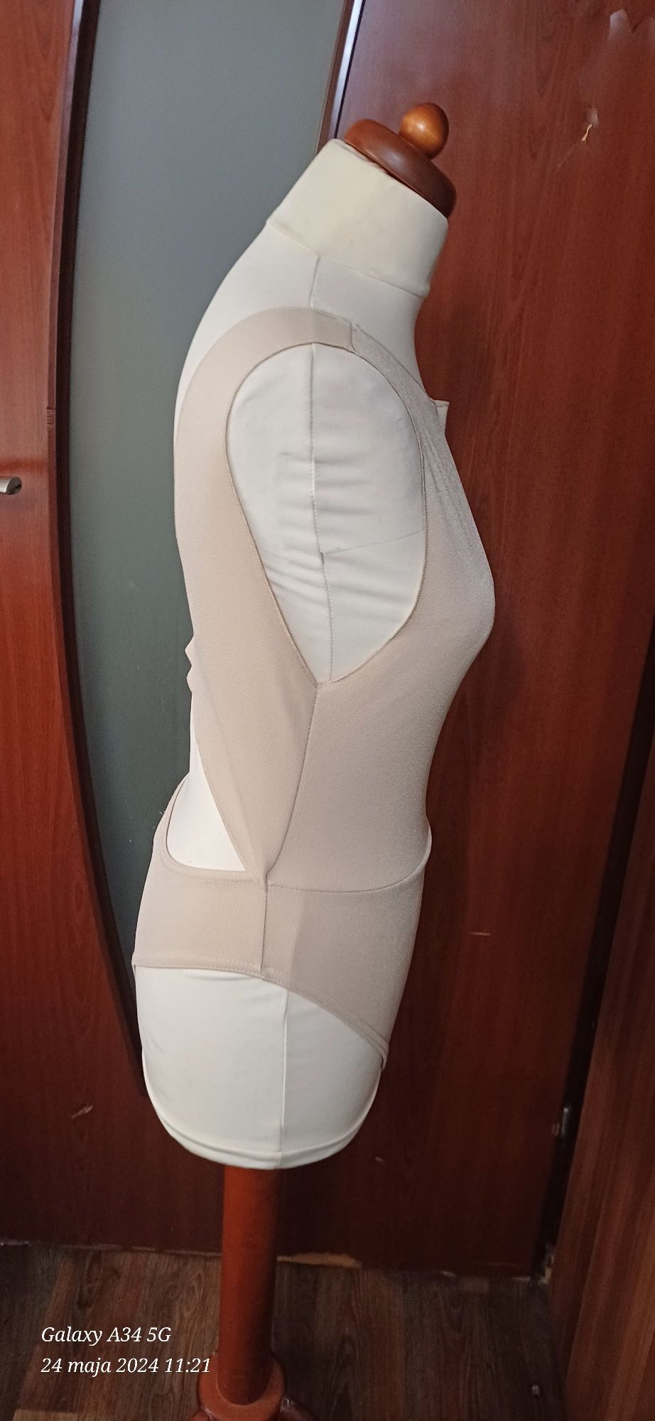 Body damskie materiał