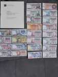 POLSKA zestaw 24 banknotów z PRL-u w albumie NBP