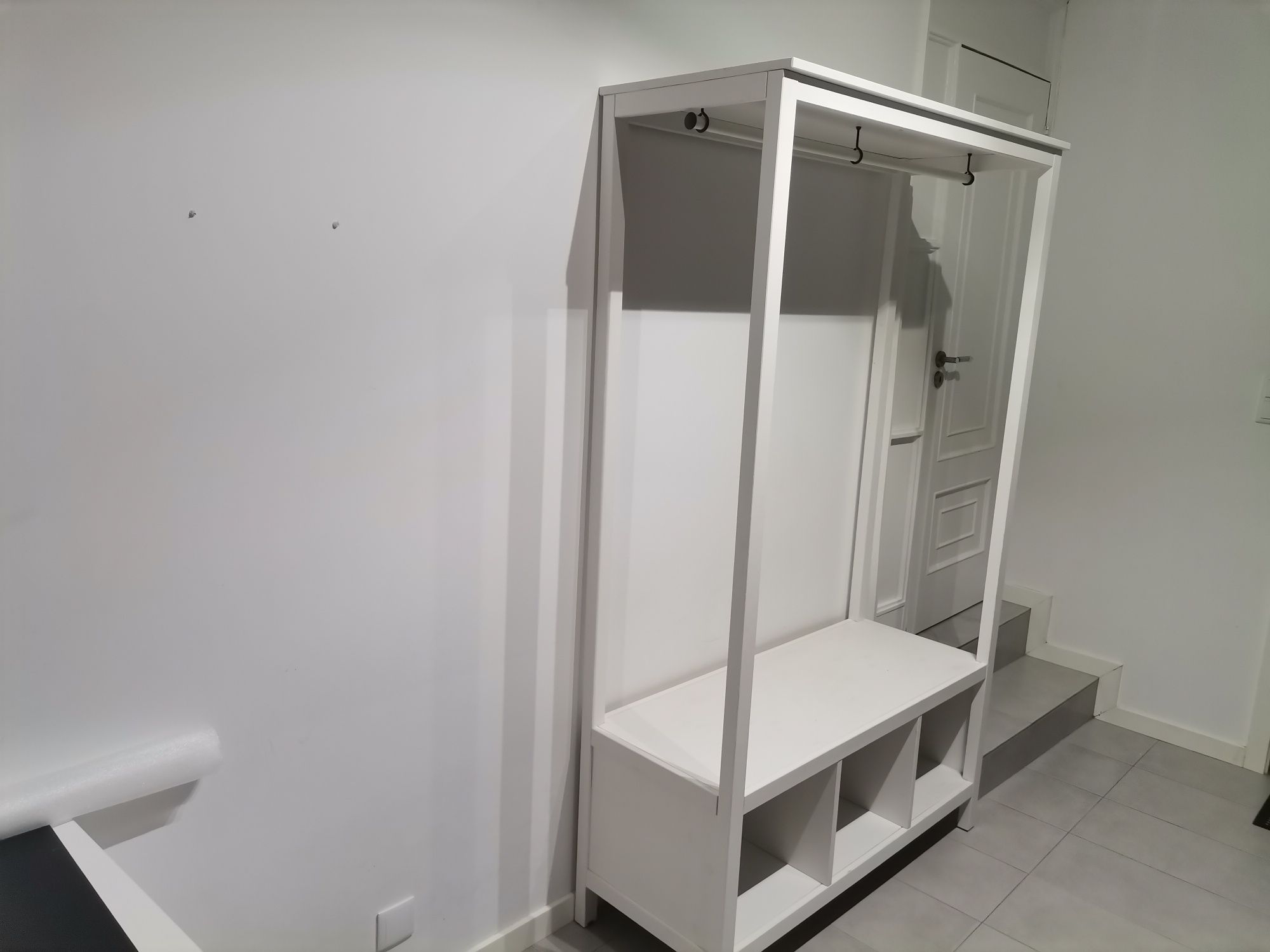 Móvel suporte cabides