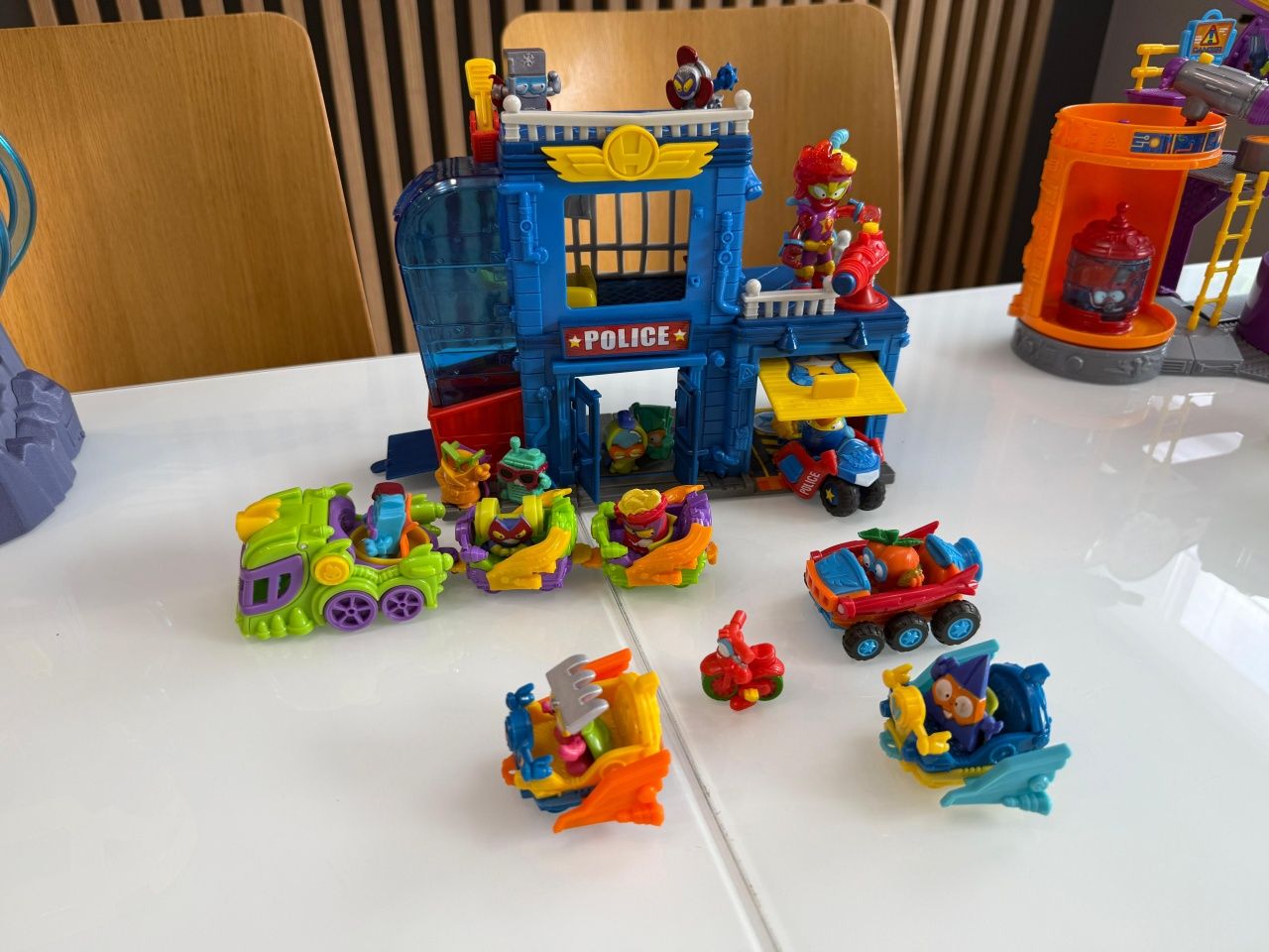 MEGA Zestaw SuperZings 100+ elementów! Figurki, Bazy, Pojazdy, Roboty